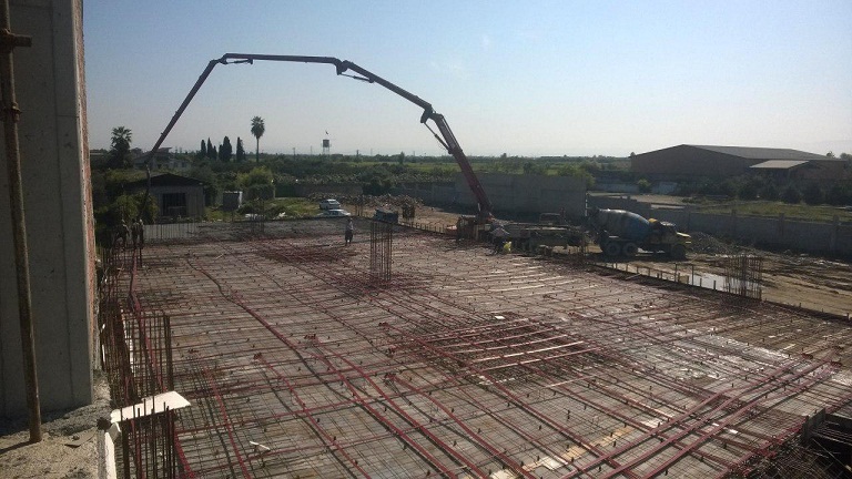 پروژه نمایندگی رنو بابلسر سقف پیش تنیده با دهانه 23 متری 1