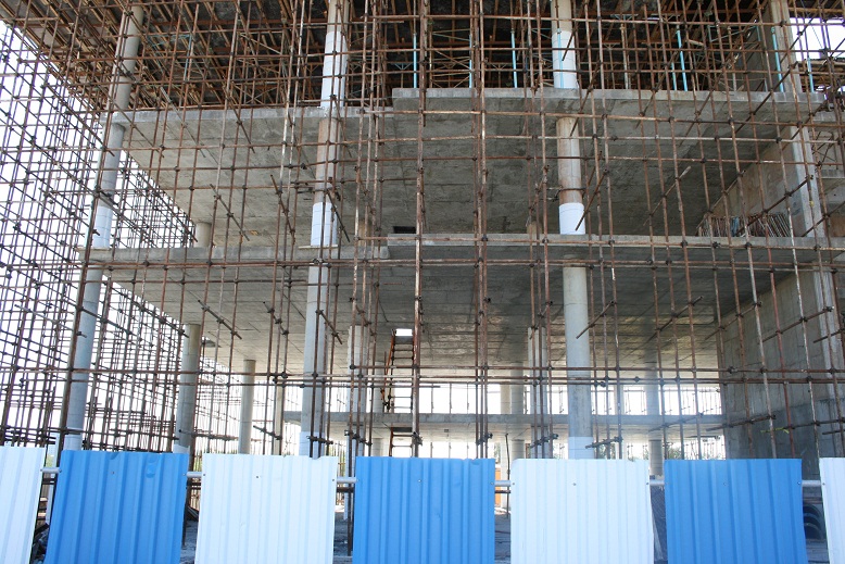 پروژه اداری نمایشگاهی شرکت پدید جزیره کیش با سقف پیش تنیده و کنسولهای 4.5 متری 2